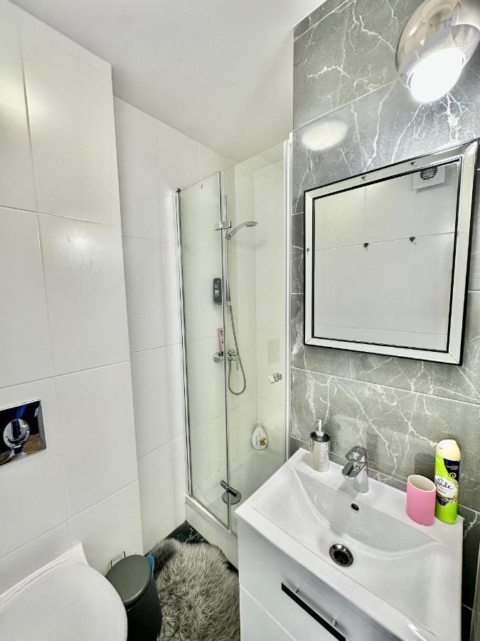 Appartement Platinum Metro X2 Wifi 350 Mbs Netflix Hbo Appletv à Varsovie Extérieur photo
